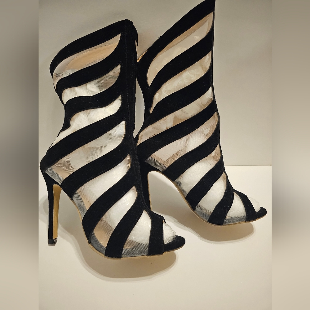 Shoes - Picture 5 of 16